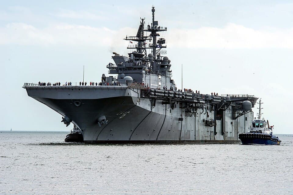 US amphibious ship